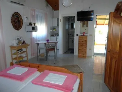 شقة In With Terrace, Air Conditioning, Wi-fi