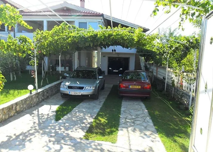 شقة In With Terrace, Air Conditioning, Wi-fi